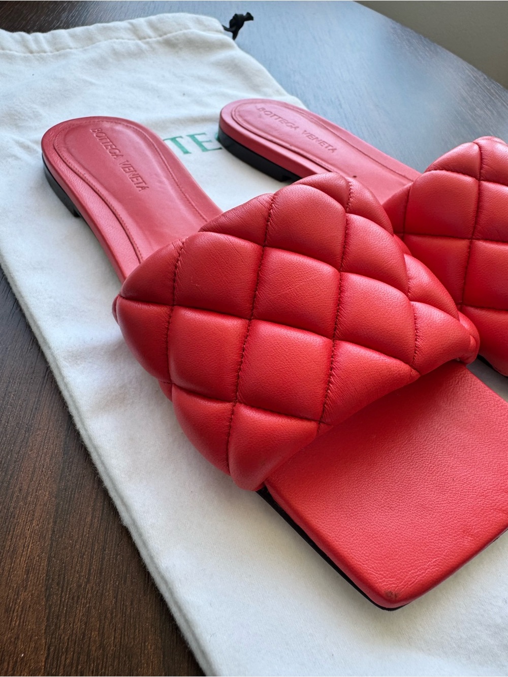 Bottega Veneta Lido Flat Lipstick Red Quilted Leather Slide Sandals Size 37.5